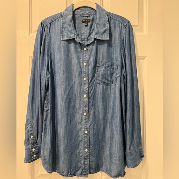 EUC - Talbots Chambray Shirt - size Large, 
Lightweight material - Picture 3 of 7